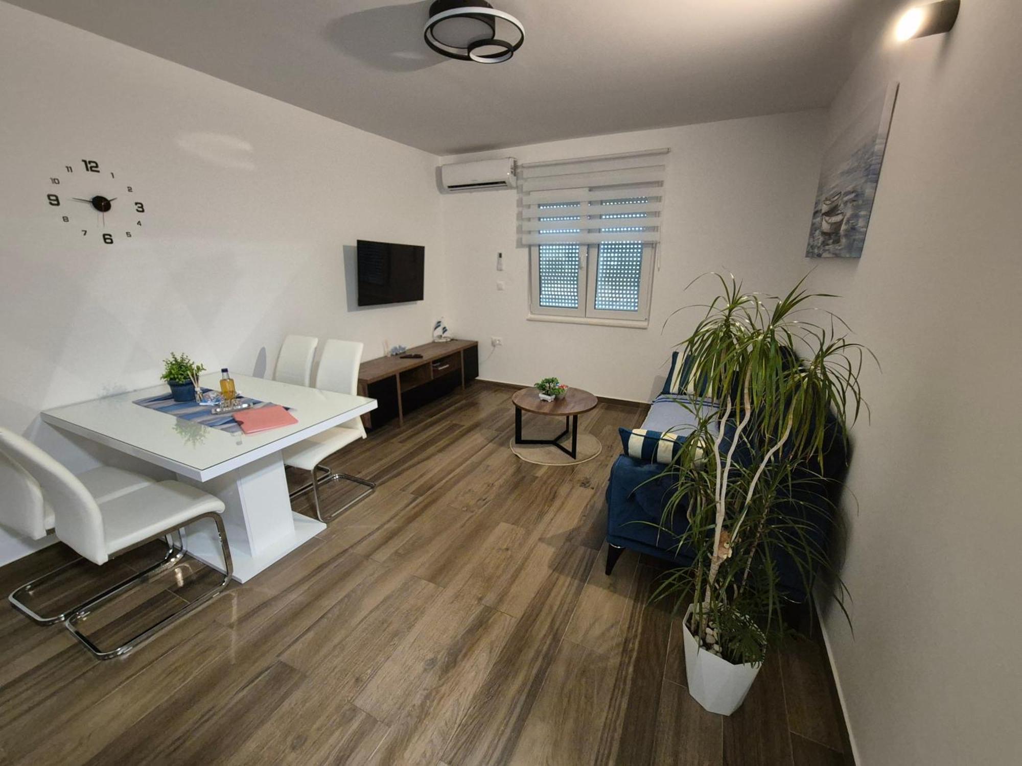 Apartment Larissa Zadar